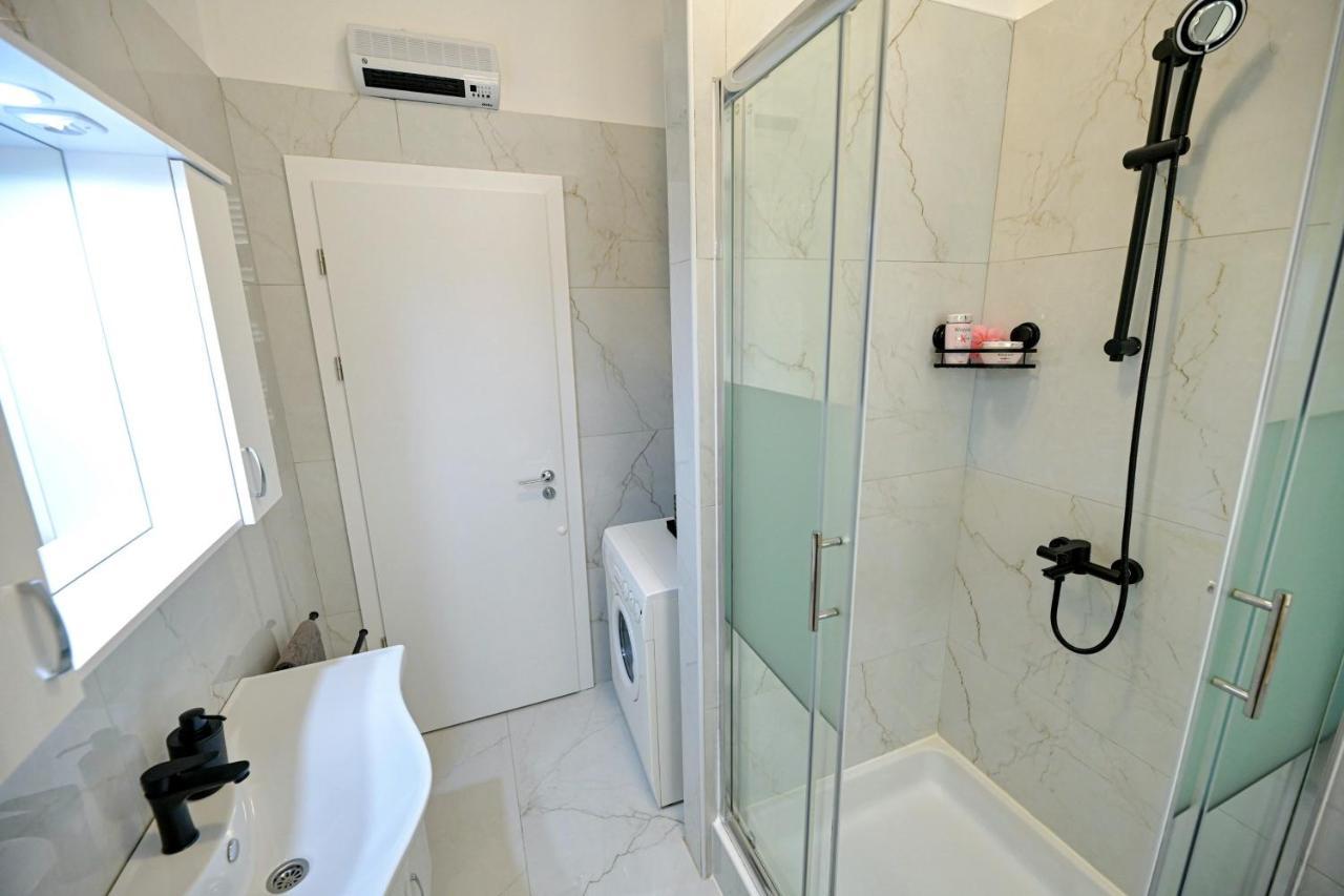 Luxury Apartment Laura Zára Kültér fotó