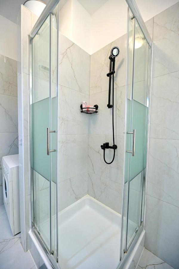 Luxury Apartment Laura Zára Kültér fotó